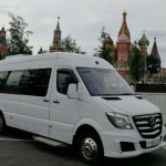 Заказ микроавтобуса с водителем: для комфортной и безопасной поездки
